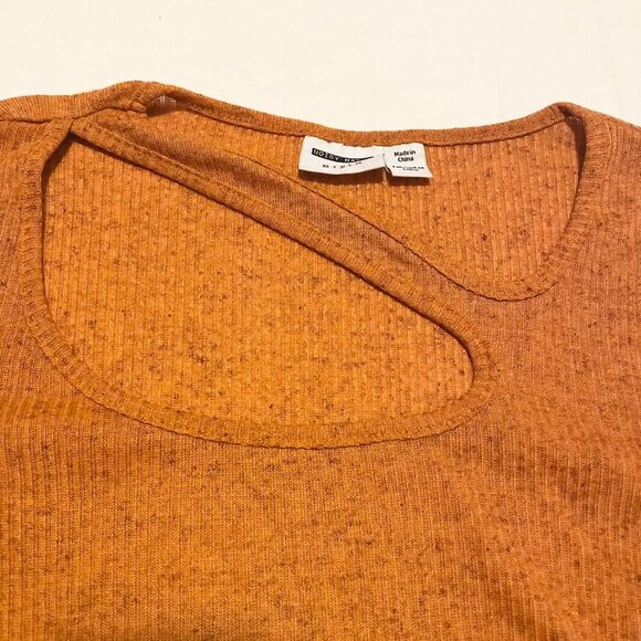 Noisy May Long Sleeve Top with Cutout Womens Size Medium - Picture 2 of 16